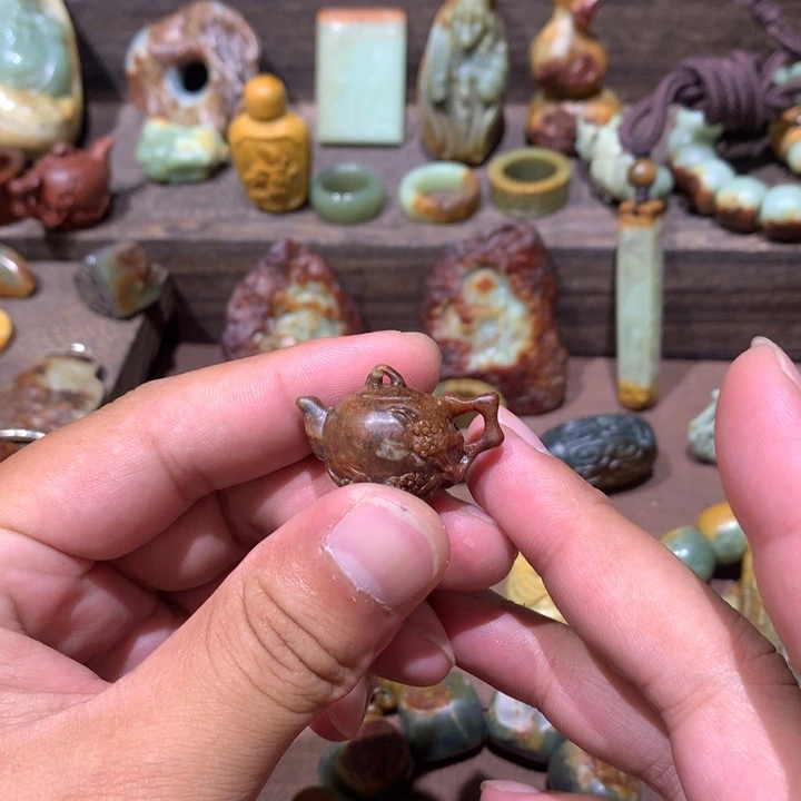 岫岩河磨玉（透闪石质玉）未镶嵌挂件