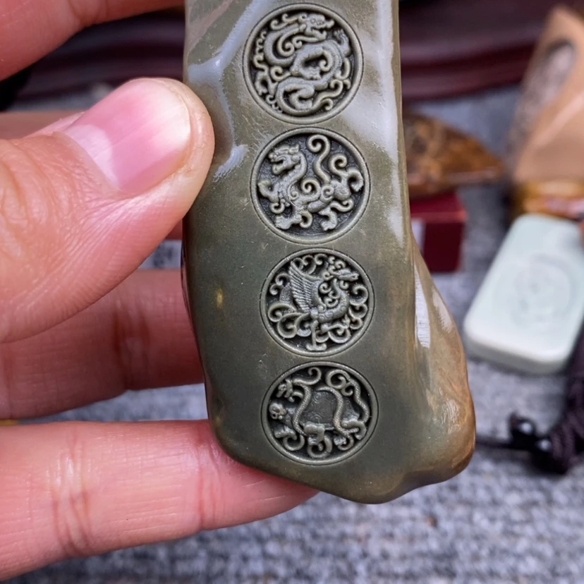 【闪购商品】原石雕刻手把件