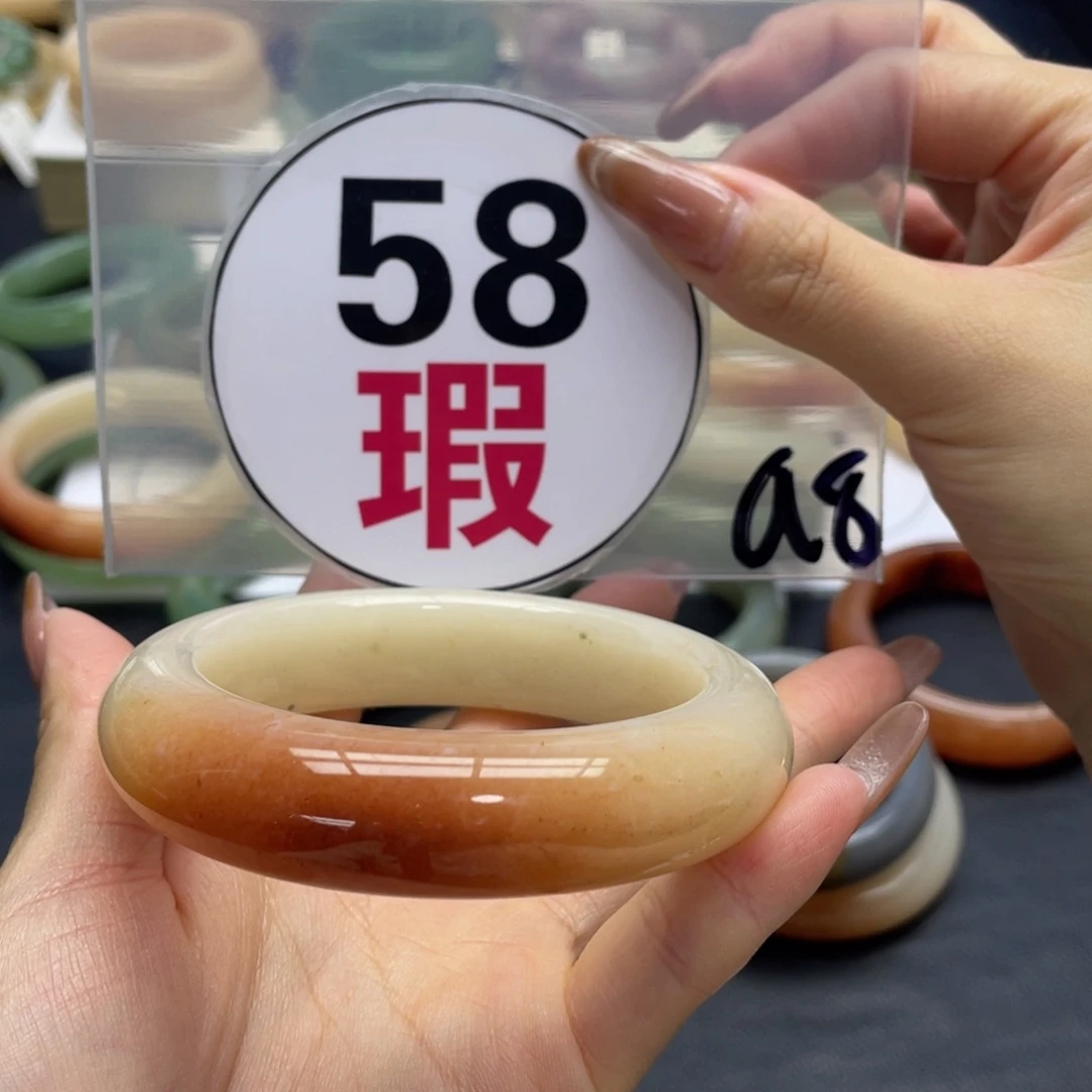 未镶嵌手镯石英质玉