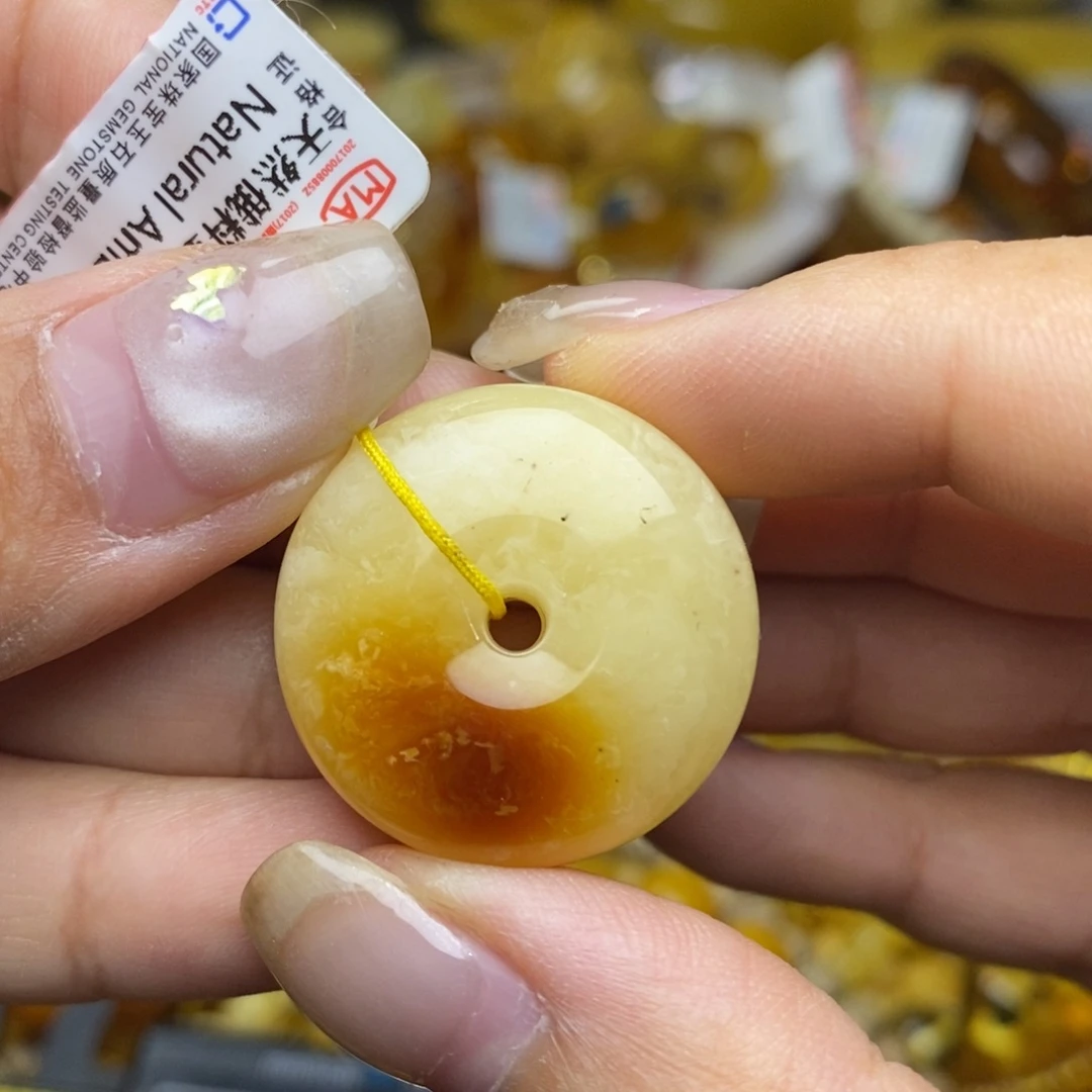 未镶嵌琥珀珠宝奇石