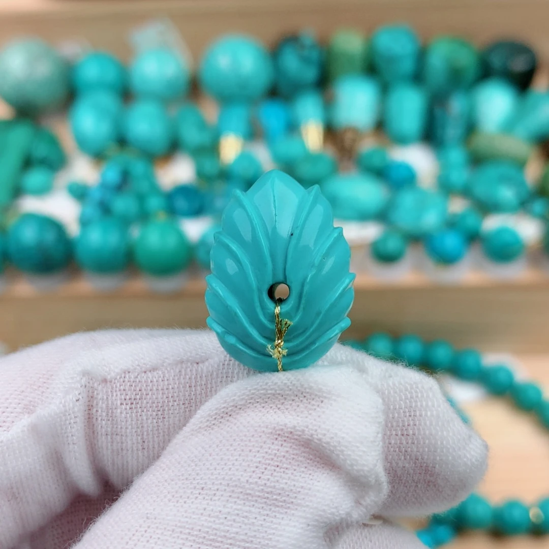 绿松石未镶嵌珠宝奇石