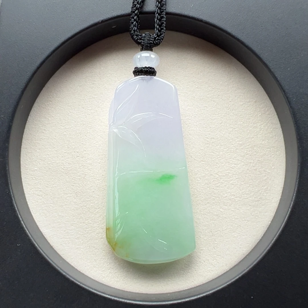 翡翠未镶嵌颈饰竹节