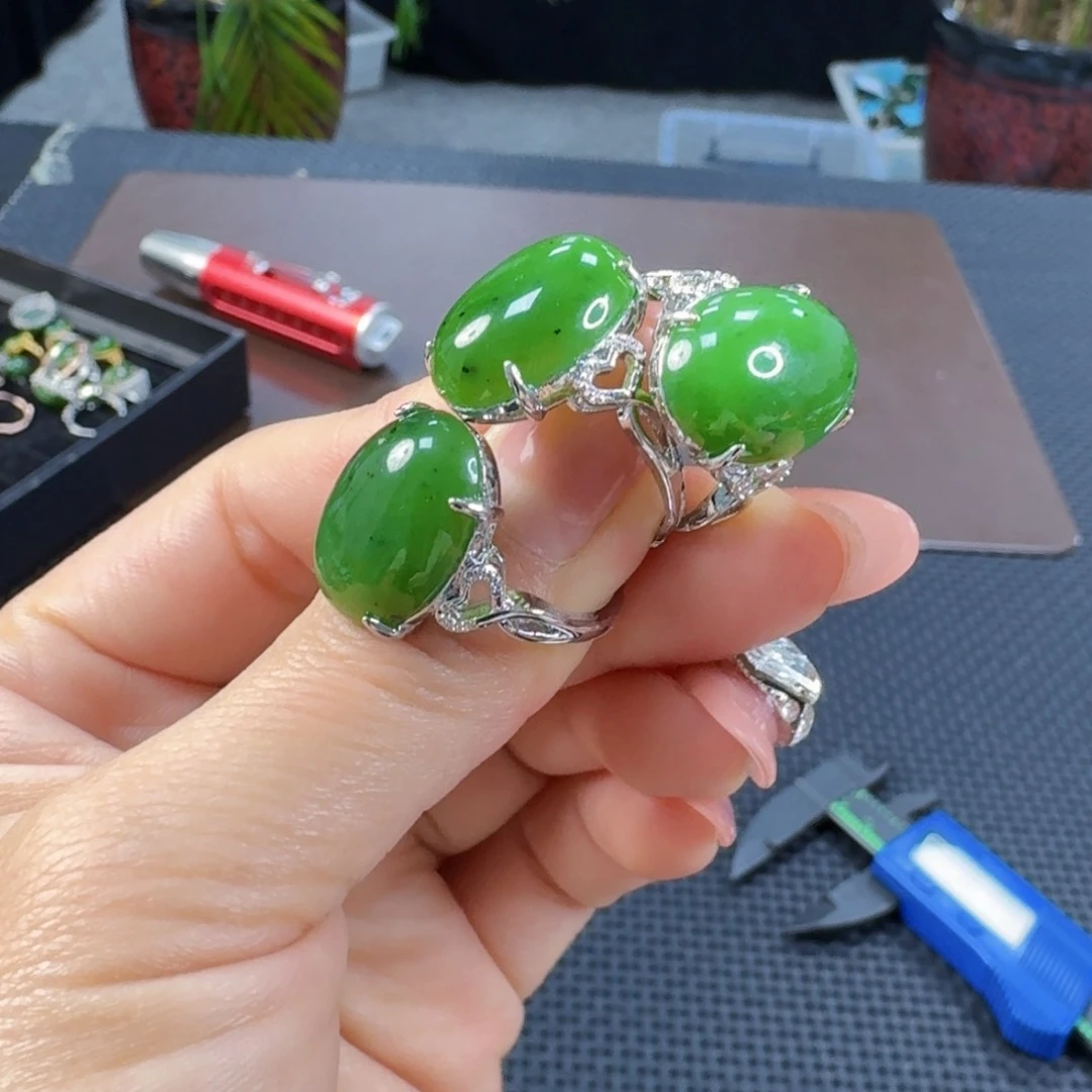 和田玉（碧玉）戒指合金发其一