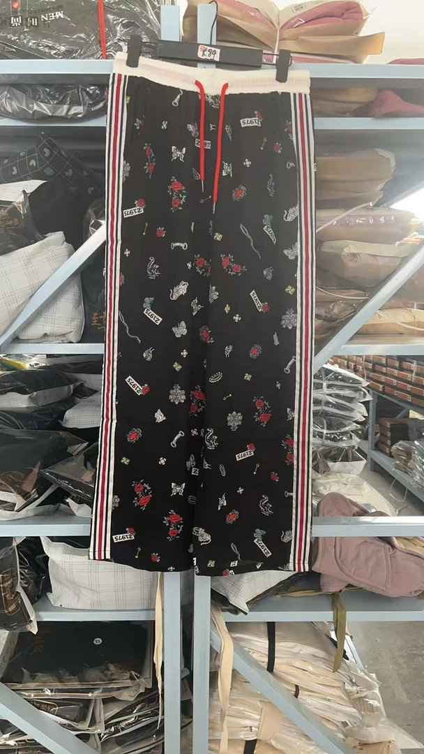 黑色碎花肌理直筒裤（碎花）