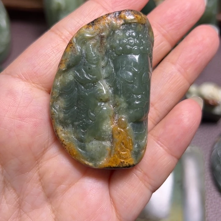 伽***罗颈饰未镶嵌岫岩河磨玉（透闪石质玉）