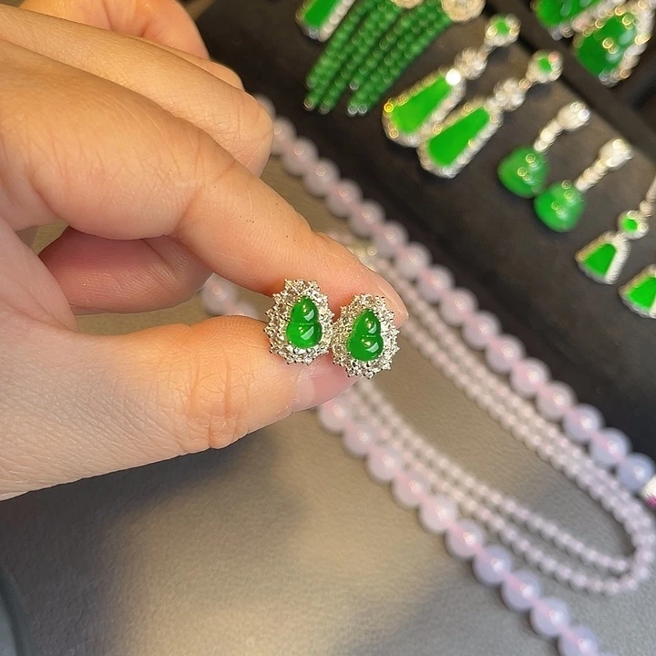 翡翠挂件18K金镶嵌葫芦耳钉