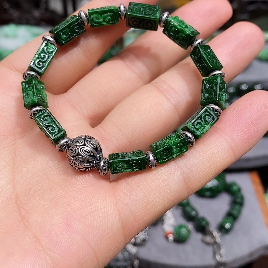 未镶嵌手链翡翠漂亮美眉