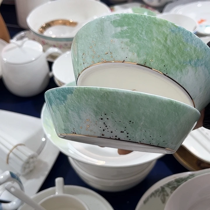 碗微瑕骨瓷浅汤碟两只装洒金