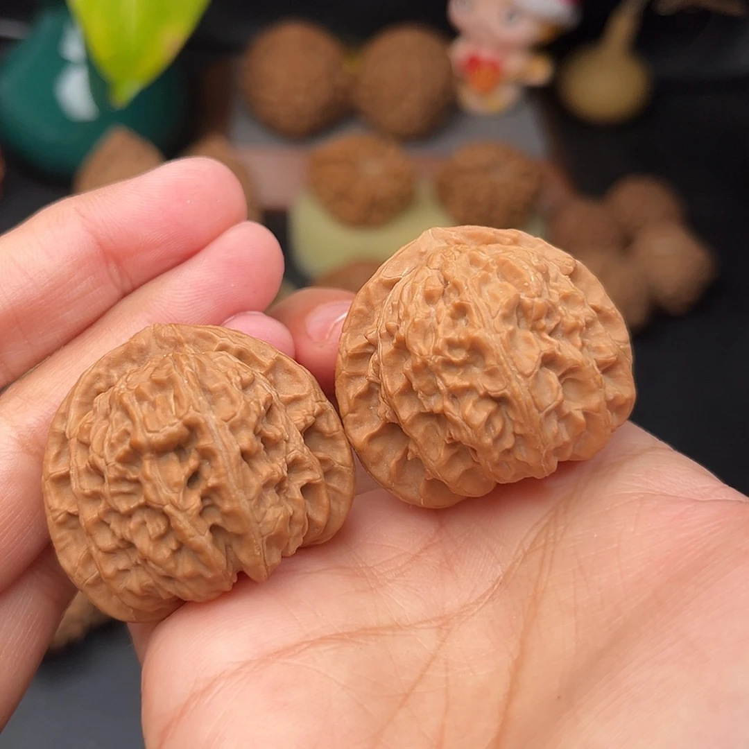 文玩核桃把件三角白