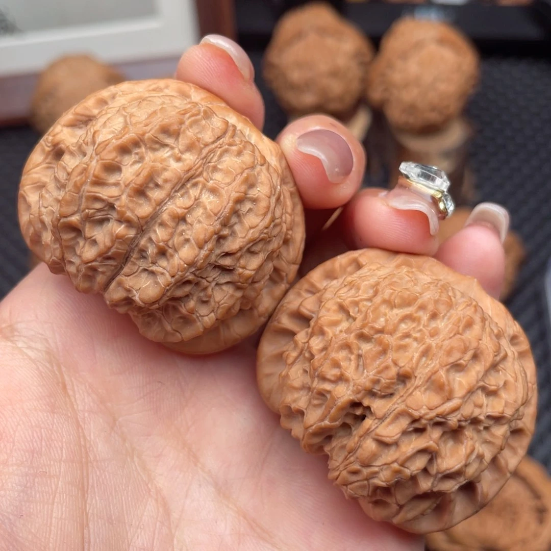 文玩核桃把件血麒麟