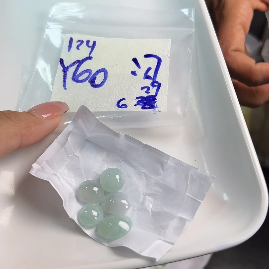 【闪购商品】定制翡翠未镶嵌翡翠