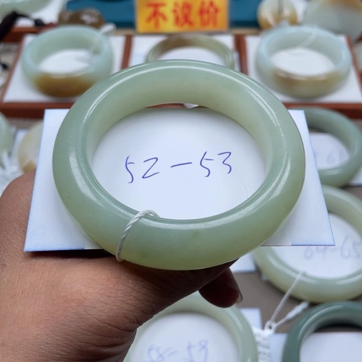 未镶嵌手镯和田玉