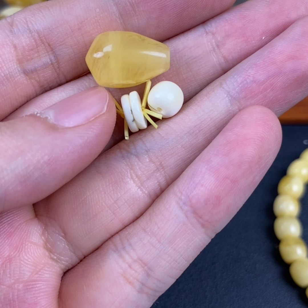 琥珀未镶嵌裸石微瑕43