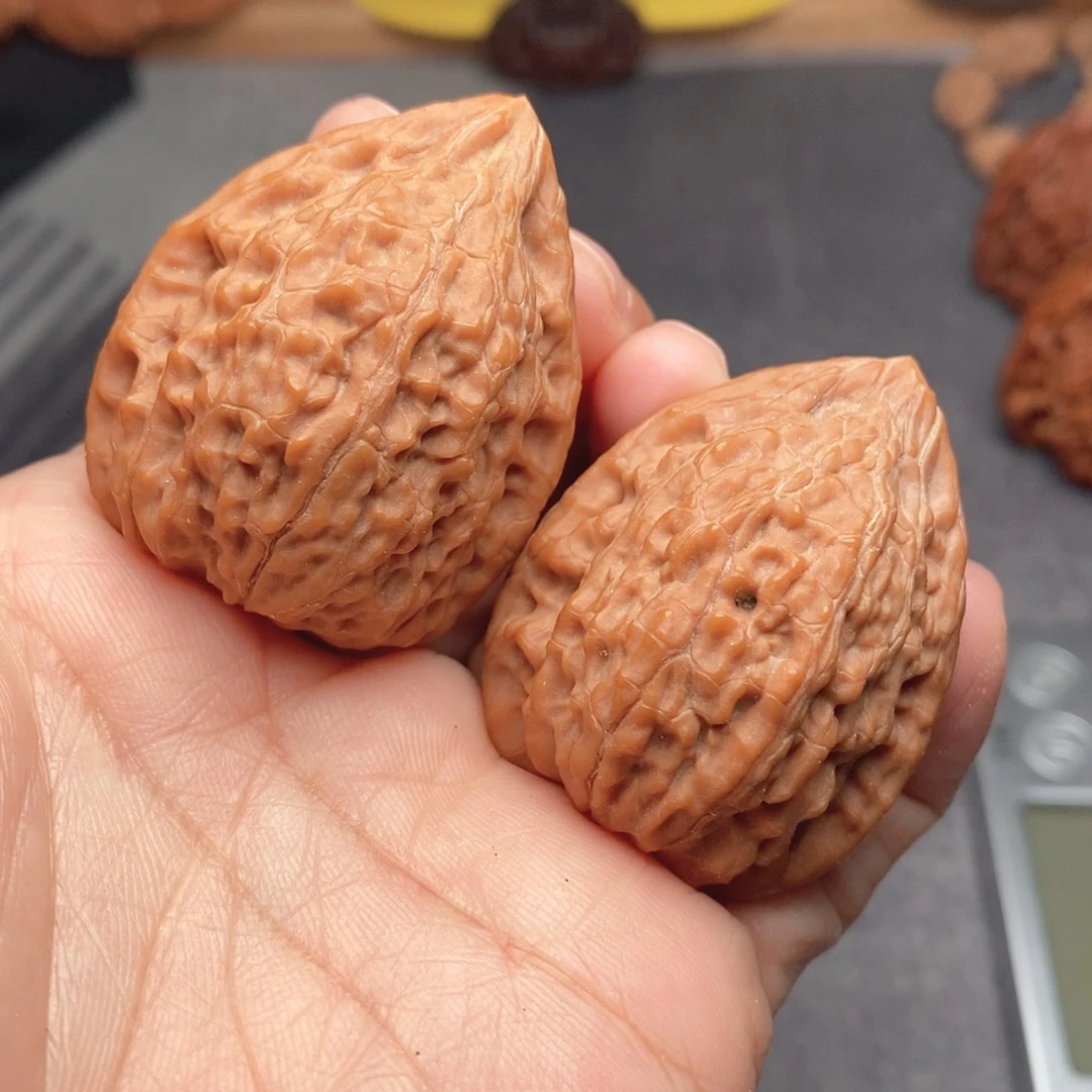 文玩核桃蛇王一抹红33边尖有磕碰完美主义不拍