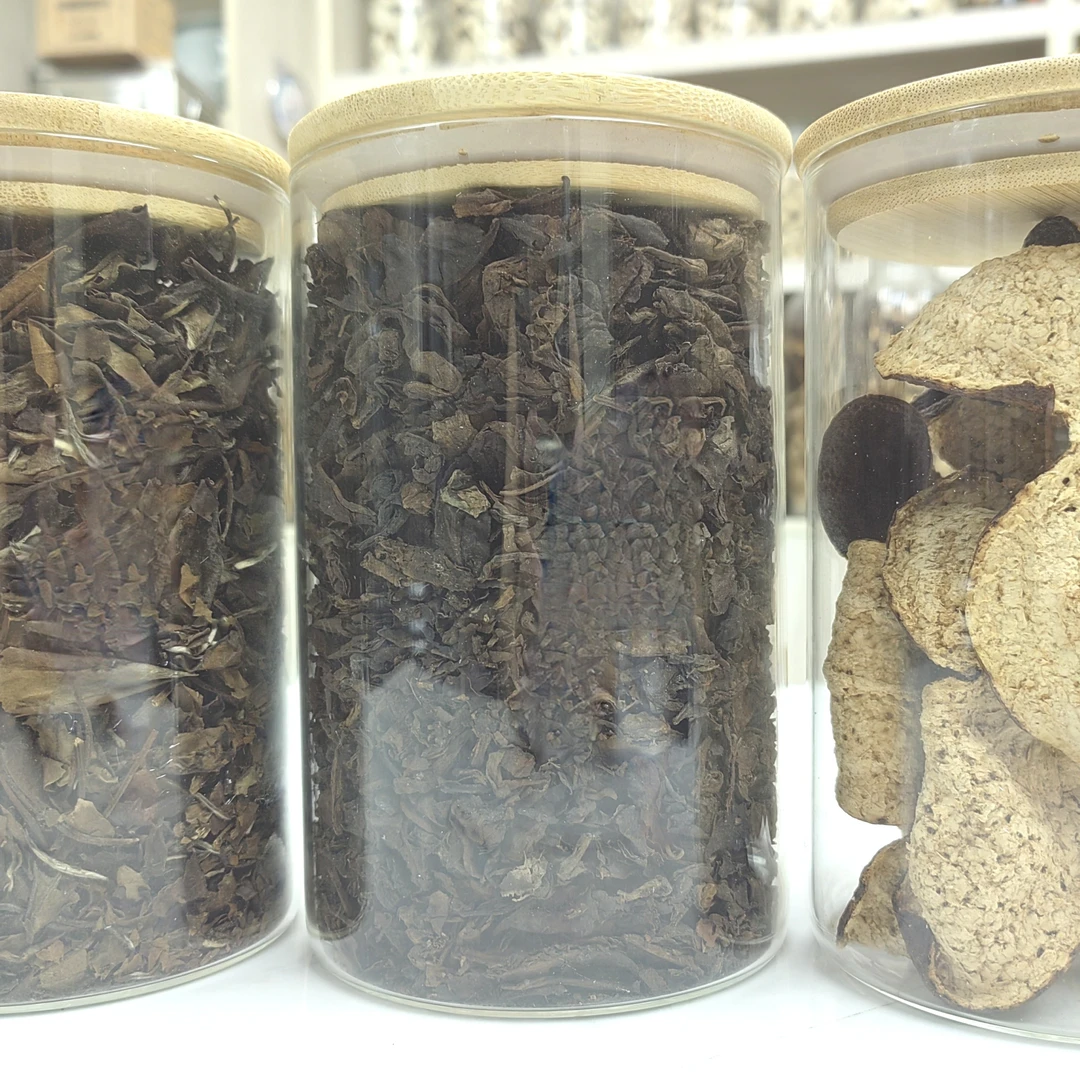 2020东甲冬后皮50g，2015年寿眉白茶80g，2008年布朗山黄金叶150g