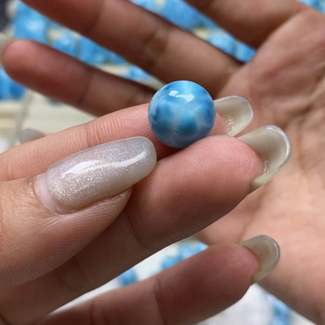 兮***碗针钠钙石（海纹石）未镶嵌颈饰