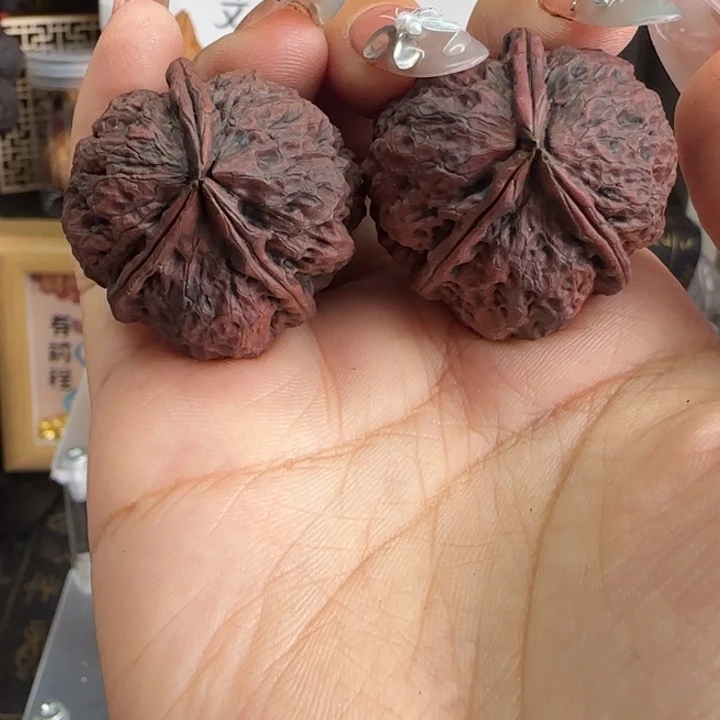 吊坠文玩核桃33三花聚顶