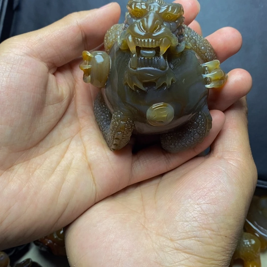 玛瑙/玉髓手把件未镶嵌手****衣