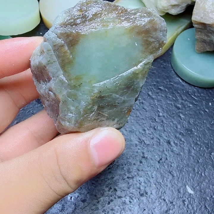 和田玉（糖玉）未镶嵌珠宝奇石