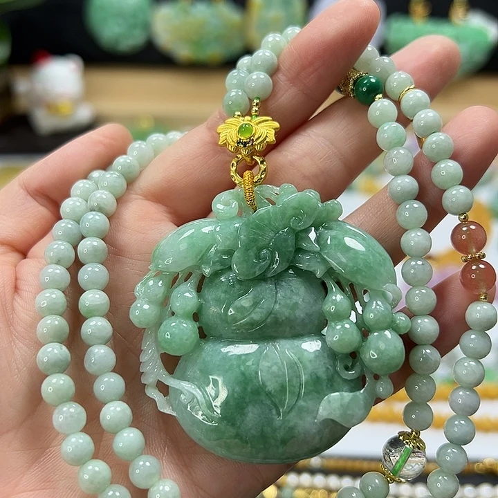 翡翠未镶嵌颈饰吊坠