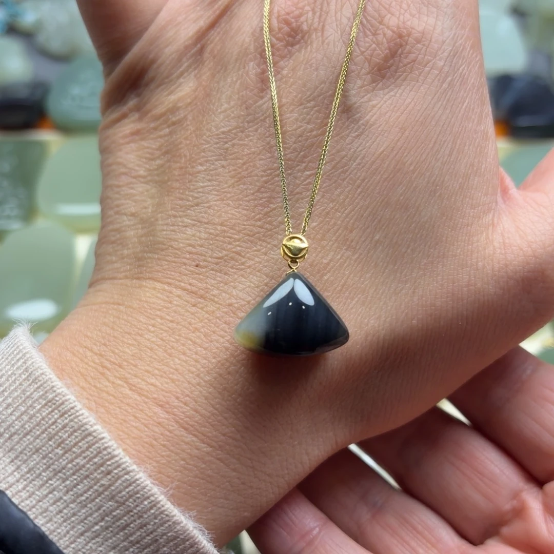 和田玉18K金镶嵌颈饰