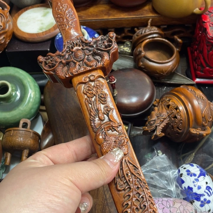 端景台花梨木类陶瓷艺术家的作品