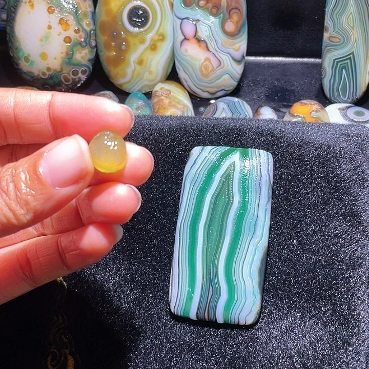 玛瑙/玉髓珠宝奇石未镶嵌远*