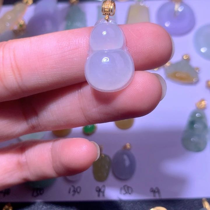 翡翠18K金镶嵌颈饰物***反翡翠