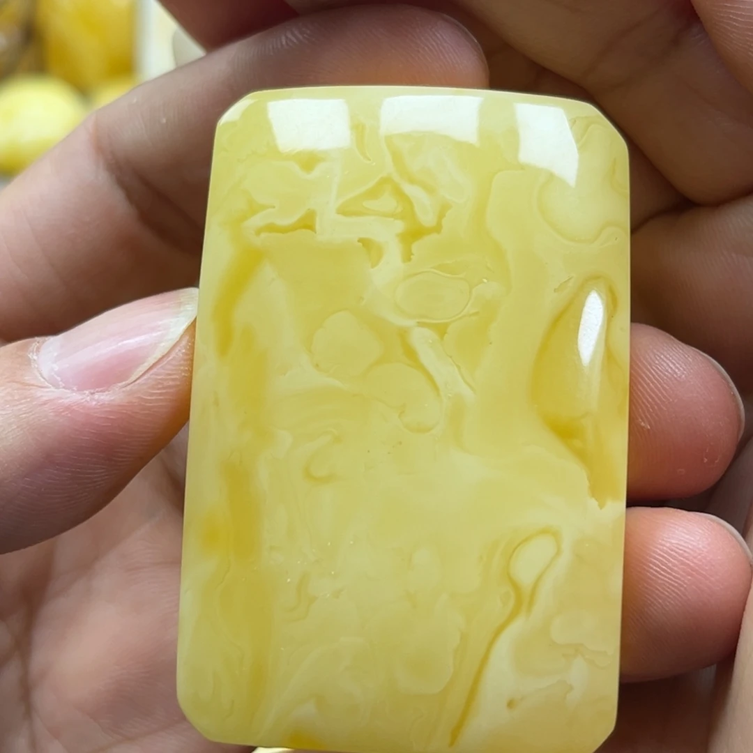 蜜蜡未镶嵌珠宝奇石