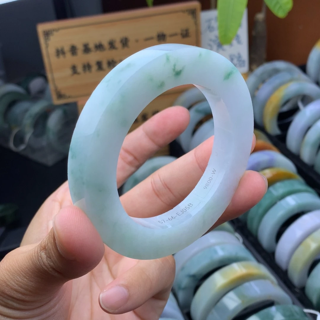 未镶嵌手镯定制翡翠定制手镯