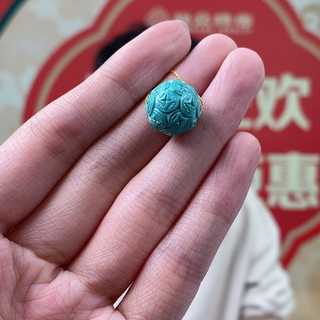 悦****绿松石未镶嵌珠宝奇石