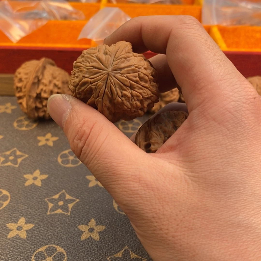 文玩核桃精品对暴雪全品