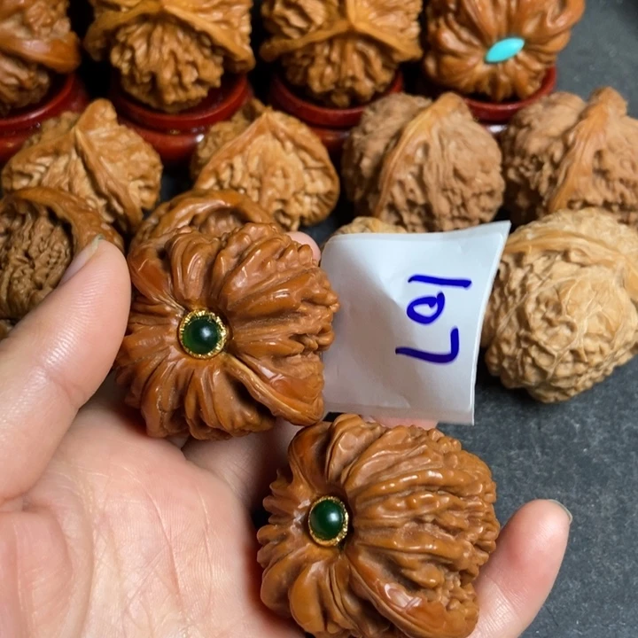 文玩核桃把件楼下107