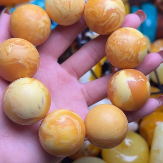 琥珀手串未镶嵌蜜蜡