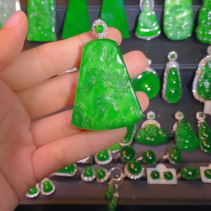 翡翠银S925镶嵌颈饰是