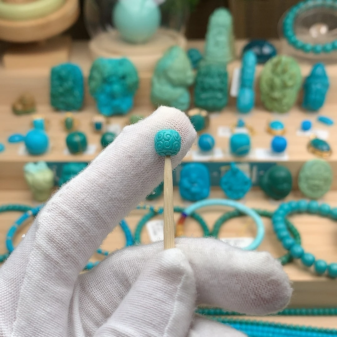 绿松石未镶嵌珠宝奇石