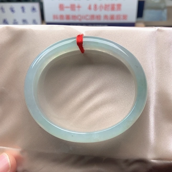 翡翠未镶嵌手镯（贵妃镯）翡翠未镶嵌手镯1