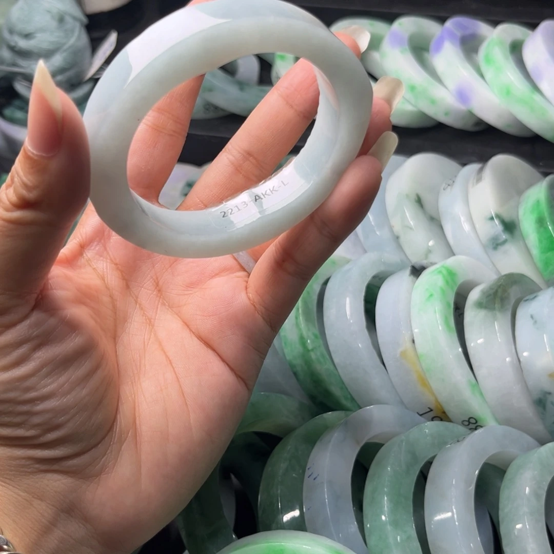 未镶嵌翡翠手镯定制翡翠