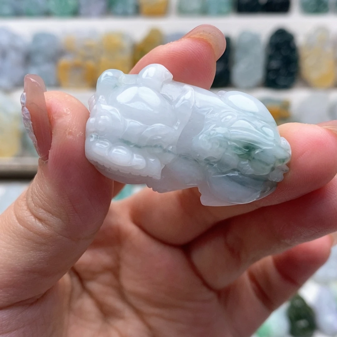 翡翠吊坠(赠链)未镶嵌