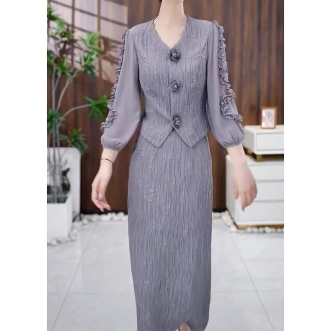 【上衣+半身裙】2025春季新款时尚气质减龄设计感显瘦显高收腰套装