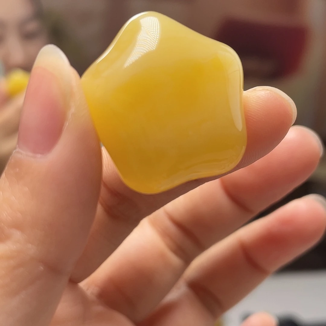 蜜蜡未镶嵌裸石吊坠