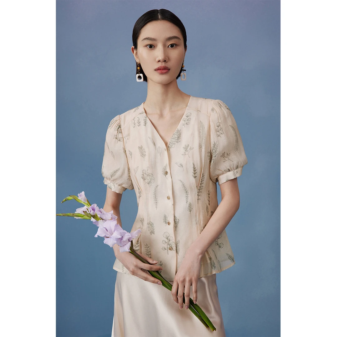 【珊珊专属】曼德诗领花色短袖丝滑抽褶泡泡袖衬衣MC311106278