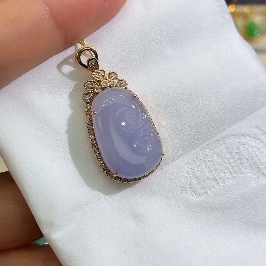 翡翠18K金镶嵌颈饰