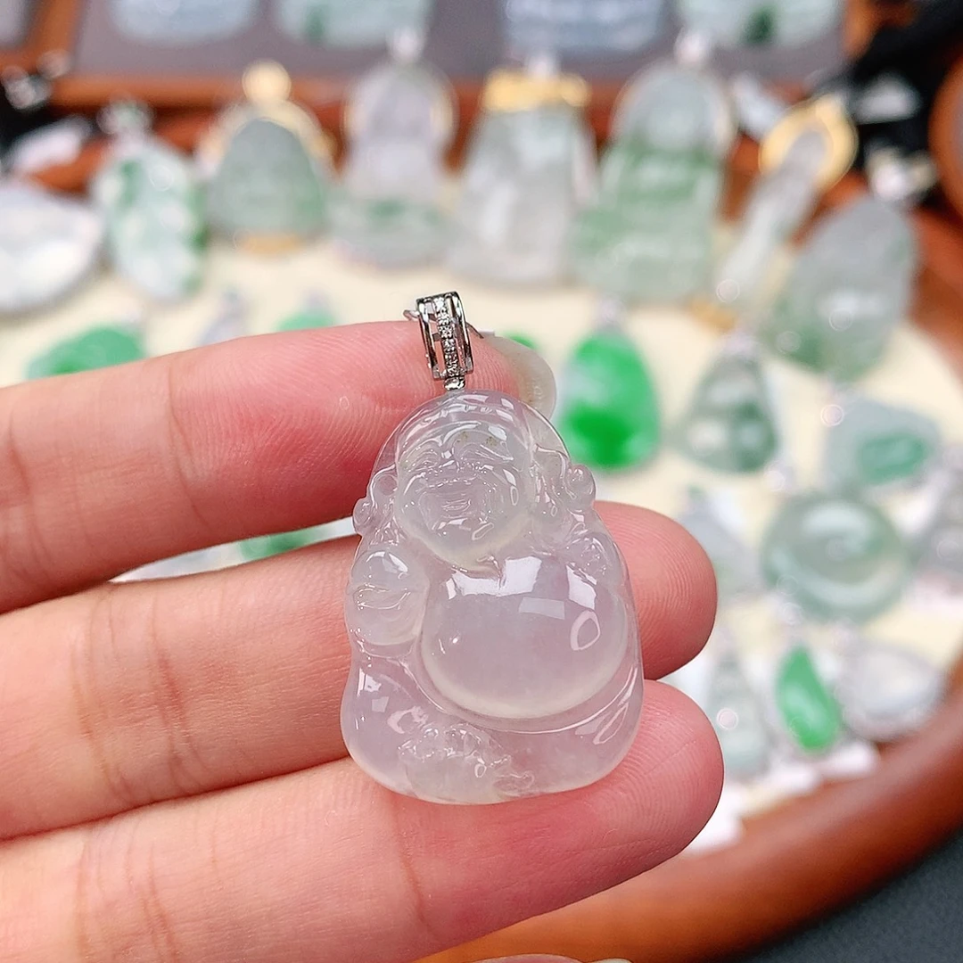 颈饰18K金镶嵌翡翠财神爷