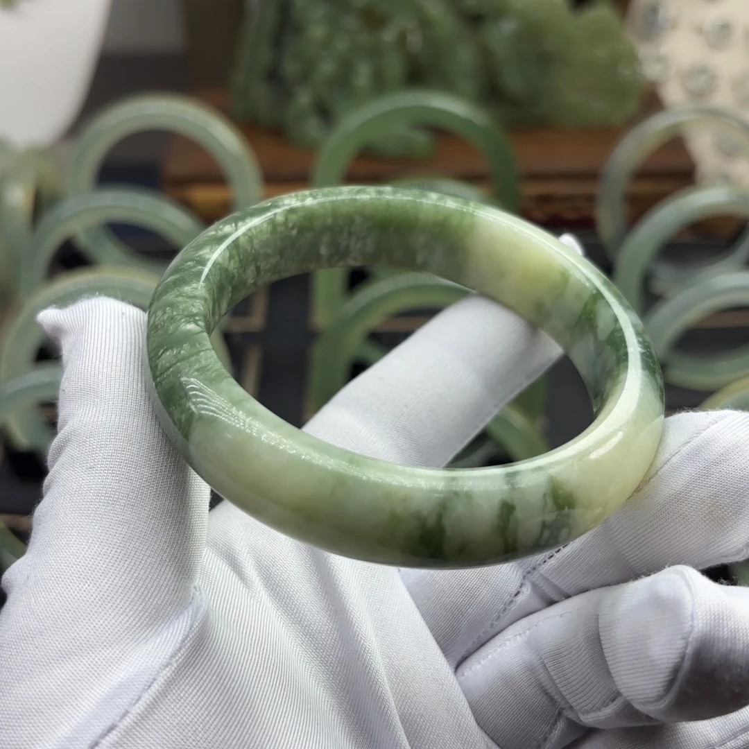 蛇纹石玉未镶嵌手镯