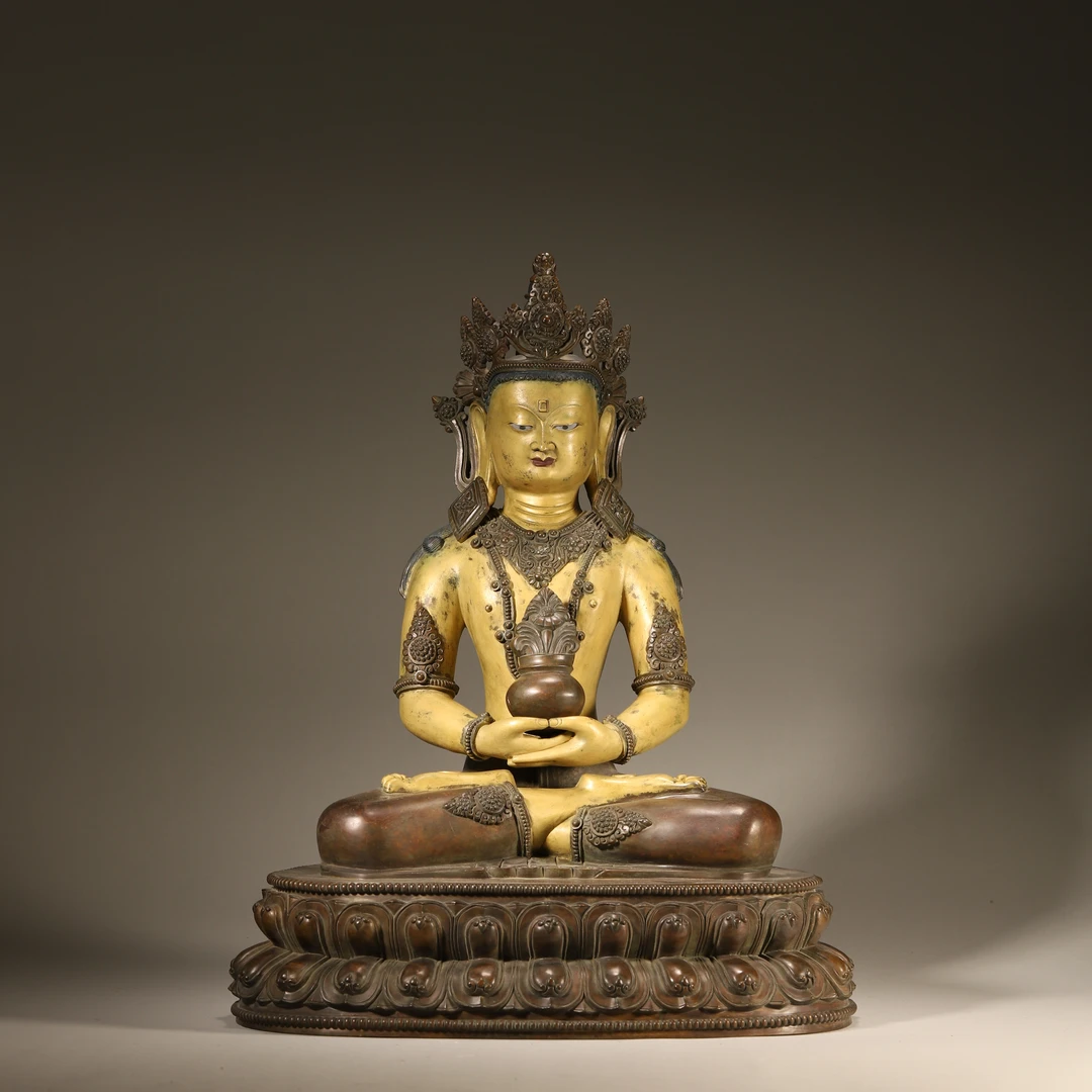 Lot28清代 铜鎏金佛造像