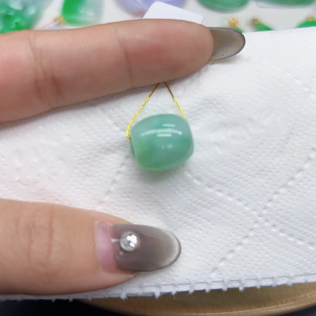 翡翠颈饰未镶嵌天然Ａ货翡翠