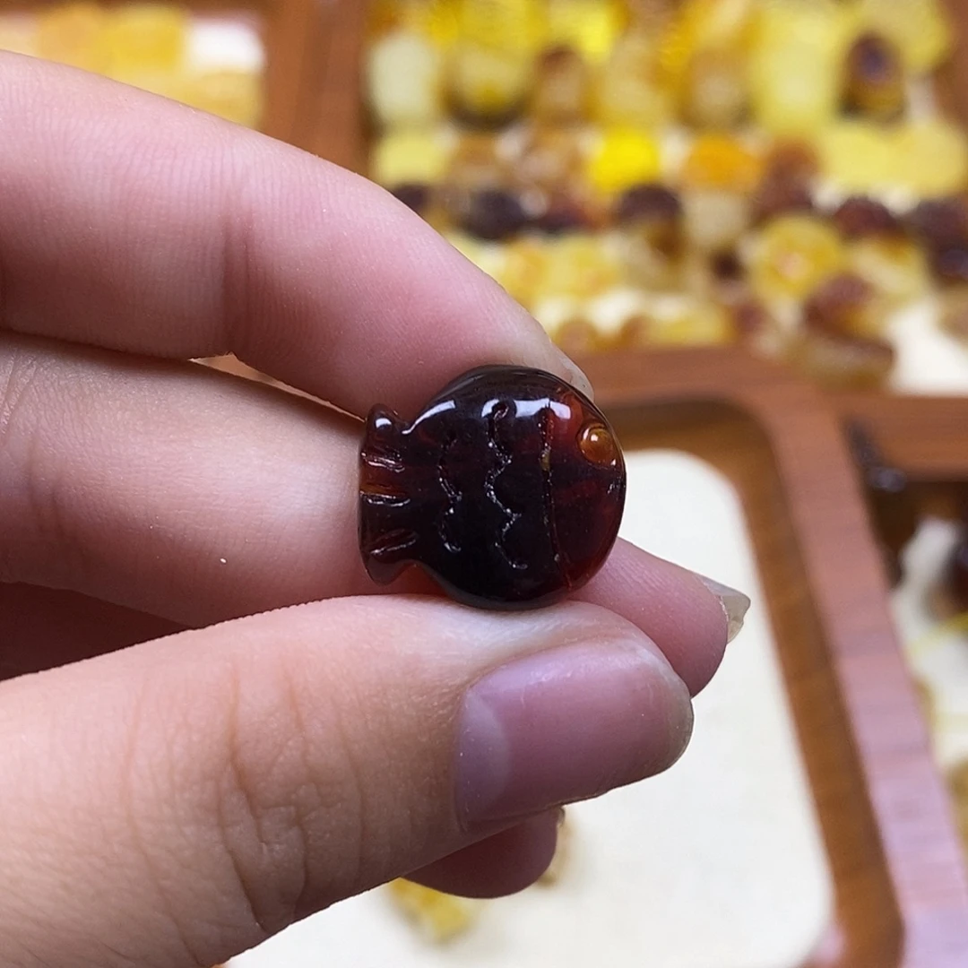 琥珀未镶嵌珠宝奇石