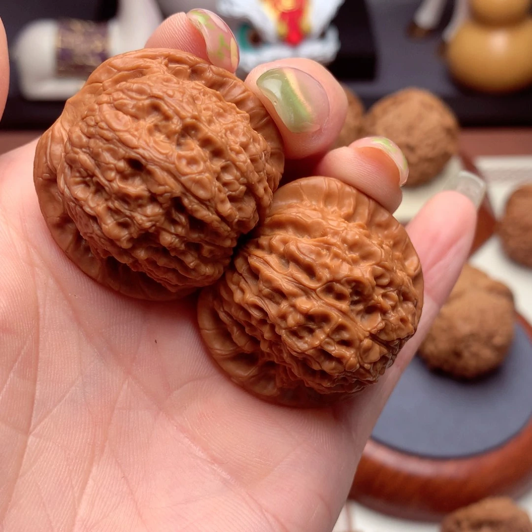 文玩核桃吊坠5**7血麒麟全品。  6号