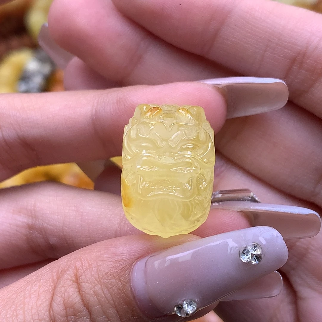 琥珀未镶嵌珠宝奇石22*15